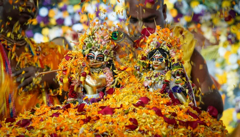 Radha gori gori